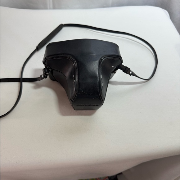 Olympus OM10 35Mm W/Zuiko Lens - Picture 11 of 15